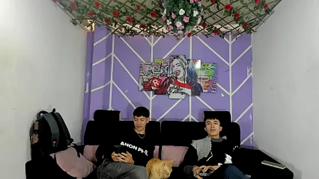 heyy noah11 online show from 13, 4, 2026