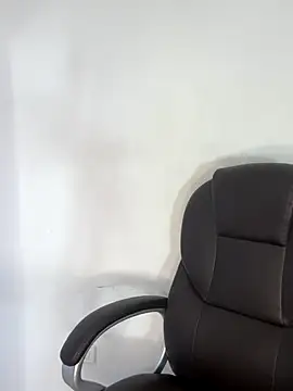 Snapshot of _Isabella_1 chatting on 17, 12, 2025 Isabella 1 online show from 17, 12, 2025