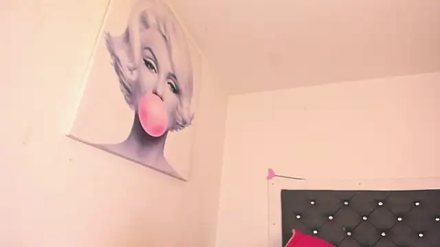 BiancaValentinna online show from 5, 1, 2026