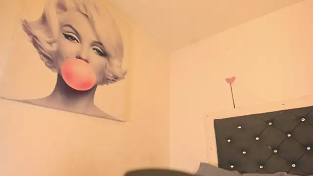 BiancaValentinna online show from 27, 10, 2025