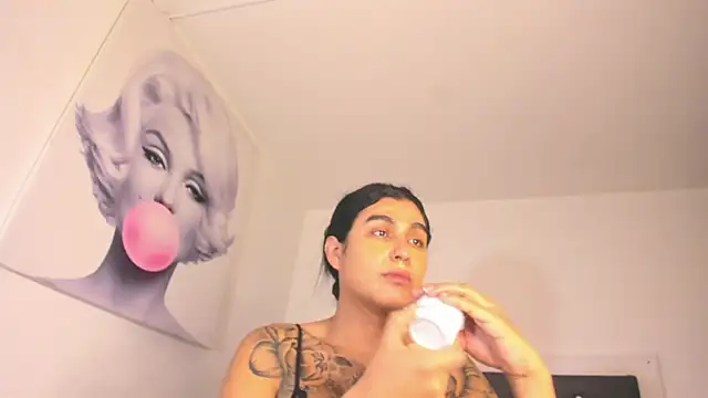 BiancaValentinna online show from 12, 11, 2025