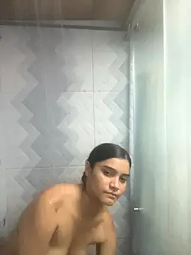 Molotov Explosive online show from 10, 11, 2025