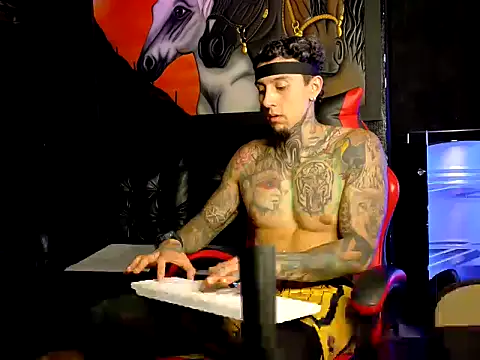 Molotov Explosive online show from 24, 11, 2025