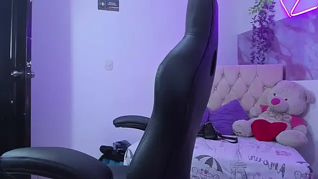 Sofi And Santy online show from 18, 4, 2026