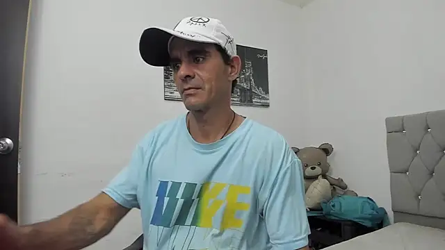 Snapshot of Sofi_And_Santy chatting on 20, 2, 2026 Sofi And Santy online show from 20, 2, 2026