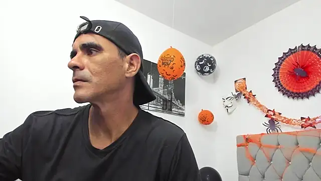 Sofi And Santy online show from 15, 10, 2025