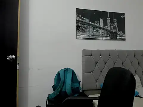 Sofi And Santy online show from 14, 4, 2026