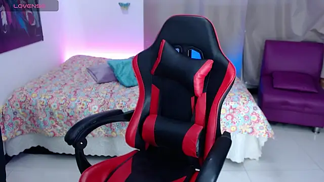 Snapshot of skarlett222 chatting on 5, 11, 2025 skarlett222 online show from 5, 11, 2025