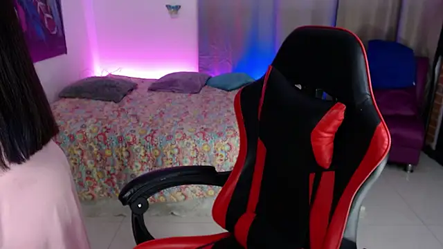 Snapshot of skarlett222 chatting on 11, 11, 2025 skarlett222 online show from 11, 11, 2025