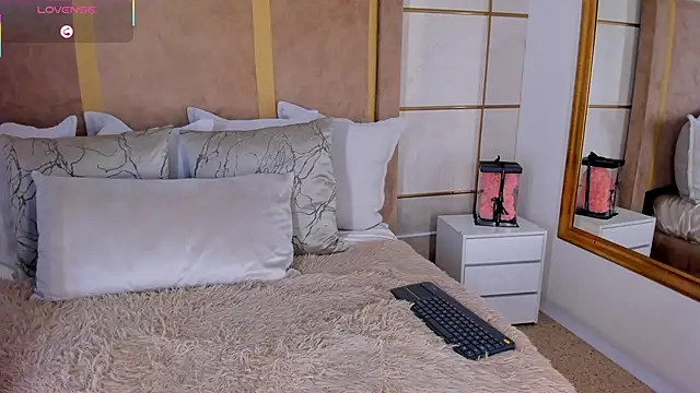 lyrabellini online show from 22, 12, 2025