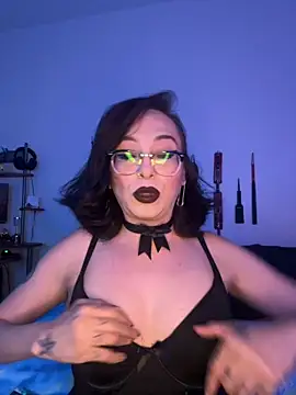 MiniMonroe online show from 25, 11, 2025