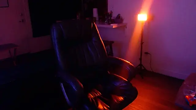 MiniMonroe online show from 13, 10, 2025