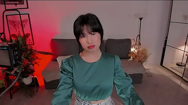 Erika Kim online show from 7, 11, 2025