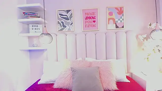 Snapshot of Isabella__gonzalez_ chatting on 6, 1, 2026 Isabella gonzalez online show from 6, 1, 2026