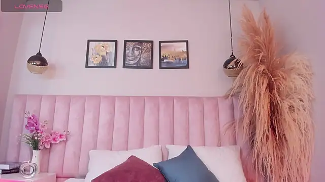 Isabella  gonzalez  online show from 1, 12, 2025