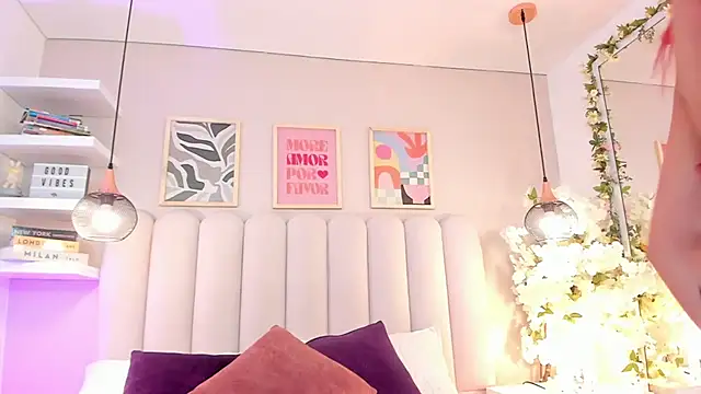 Isabella  gonzalez  online show from 24, 11, 2025