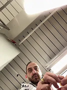 Snapshot of AlexGogo23 chatting on 24, 3, 2026 AlexGogo23 online show from 24, 3, 2026