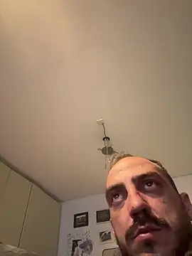 Snapshot of AlexGogo23 chatting on 6, 4, 2026 AlexGogo23 online show from 6, 4, 2026