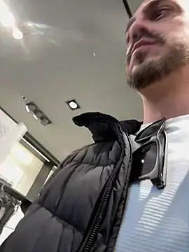 Snapshot of AlexGogo23 chatting on 3, 3, 2026 AlexGogo23 online show from 3, 3, 2026