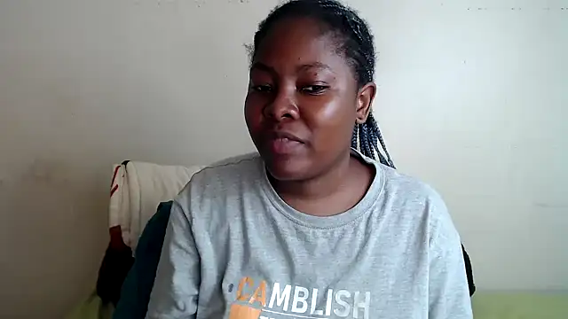 Yolaqueen04 online show from 10, 11, 2025