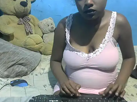 Indiansmiley01 online show from 26, 11, 2025