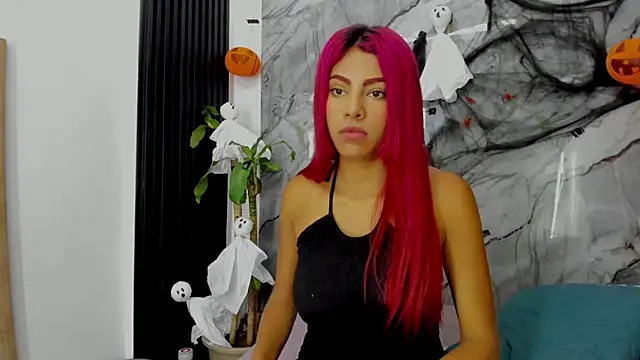 Luna Ember online show from 17, 10, 2025