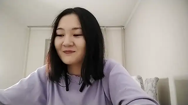 Lyndasilk online show from 9, 11, 2025