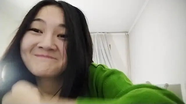 Lyndasilk online show from 6, 11, 2025