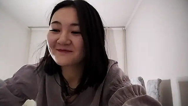 Lyndasilk online show from 10, 11, 2025