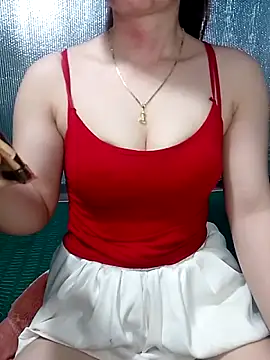 Snapshot of LeanaLy chatting on 29, 5, 2026 LeanaLy online show from 29, 5, 2026