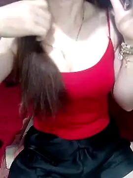 LeanaLy online show from 5, 4, 2026