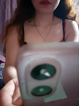 LeanaLy online show from 2, 12, 2025