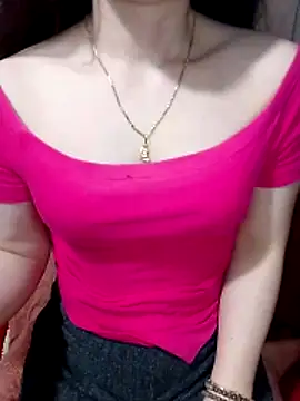 LeanaLy online show from 12, 4, 2026