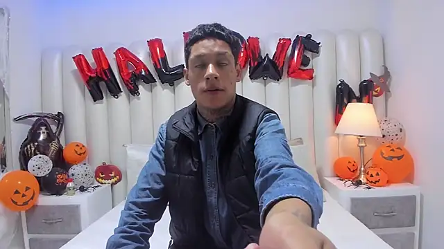 Snapshot of GaelCarter chatting on 1, 11, 2025 GaelCarter online show from 1, 11, 2025