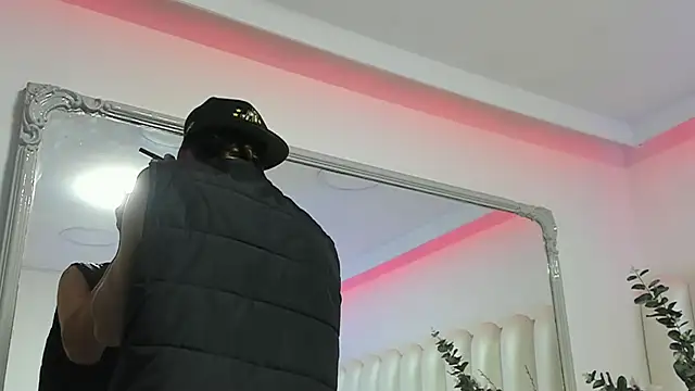 Snapshot of GaelCarter chatting on 31, 10, 2025 GaelCarter online show from 31, 10, 2025