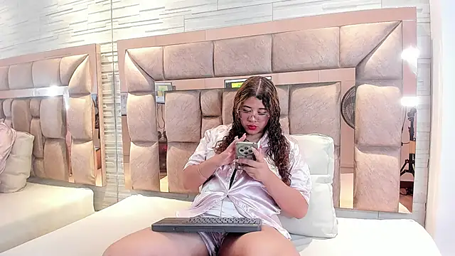 carlie crow online show from 24, 10, 2025