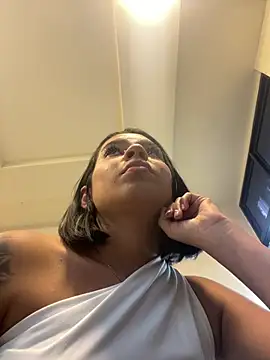 AlyssaRay online show from 6, 2, 2026