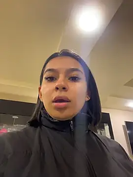 AlyssaRay online show from 7, 4, 2026