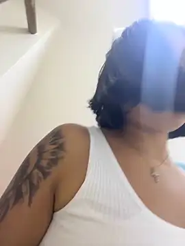 AlyssaRay online show from 23, 4, 2026