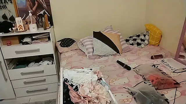 CllarinhaCortes online show from 17, 1, 2026