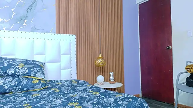 Snapshot of chubbykinkyygirl chatting on 4, 11, 2025 chubbykinkyygirl online show from 4, 11, 2025