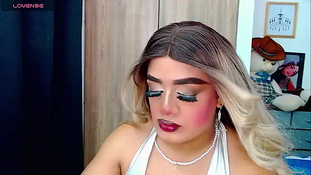 Sofiabigcock22 online show from 14, 1, 2026