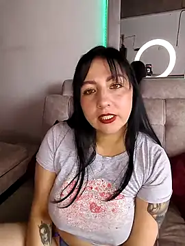 kitten25-hott online show from 19, 10, 2025