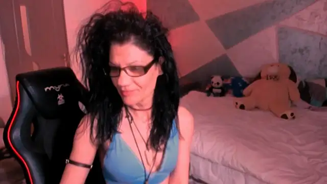 Snapshot of SweetSin40 chatting on 4, 6, 2026 SweetSin40 online show from 4, 6, 2026