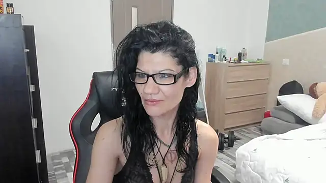 SweetSin40 online show from 17, 3, 2026