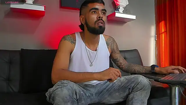 black kameron  online show from 28, 10, 2025