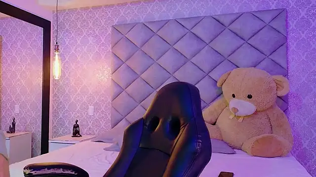 CARO ADAMS1 online show from 24, 11, 2025