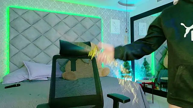 CARO ADAMS1 online show from 7, 1, 2026