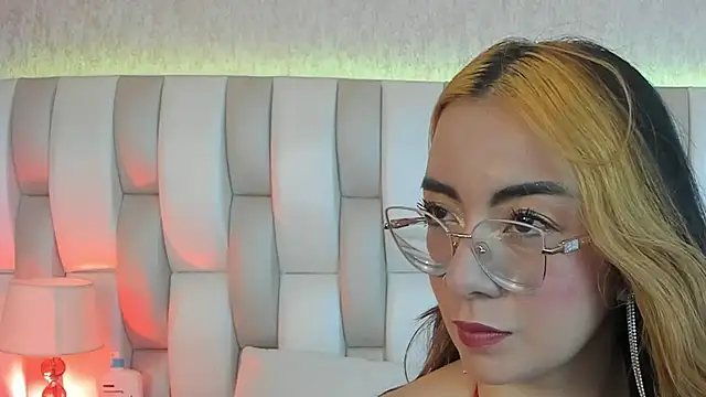 Ari lynn  online show from 19, 3, 2026