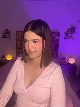 MIACUTEE  online show from 15, 10, 2025